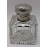 WILLIAM HUTTON & SONS A silver mounted glass inkwell, Birmingham 1917, 10cm high