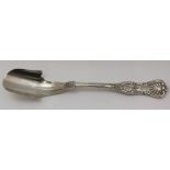 J E CALDWELL & CO, PHILADELPHIA An American Kings pattern silver cheese scoop, 66g