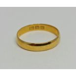 A hallmarked 22ct yellow gold plain wedding band, weight approx. 3.2g. IMPORTANT: Online viewing and