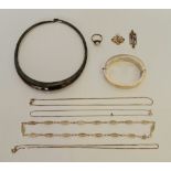 A collection of various jewellery, to include a hallmarked silver collar necklace, a hinged bangle