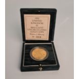 A 1993 United Kingdom £5 brilliant uncirculated gold coin in box, N0. 0414 IMPORTANT: Online viewing