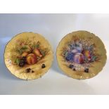 Sixteen Aynsley Orchard Gold Crocus plates, approx. diameter 26.5cm. IMPORTANT: Online viewing and