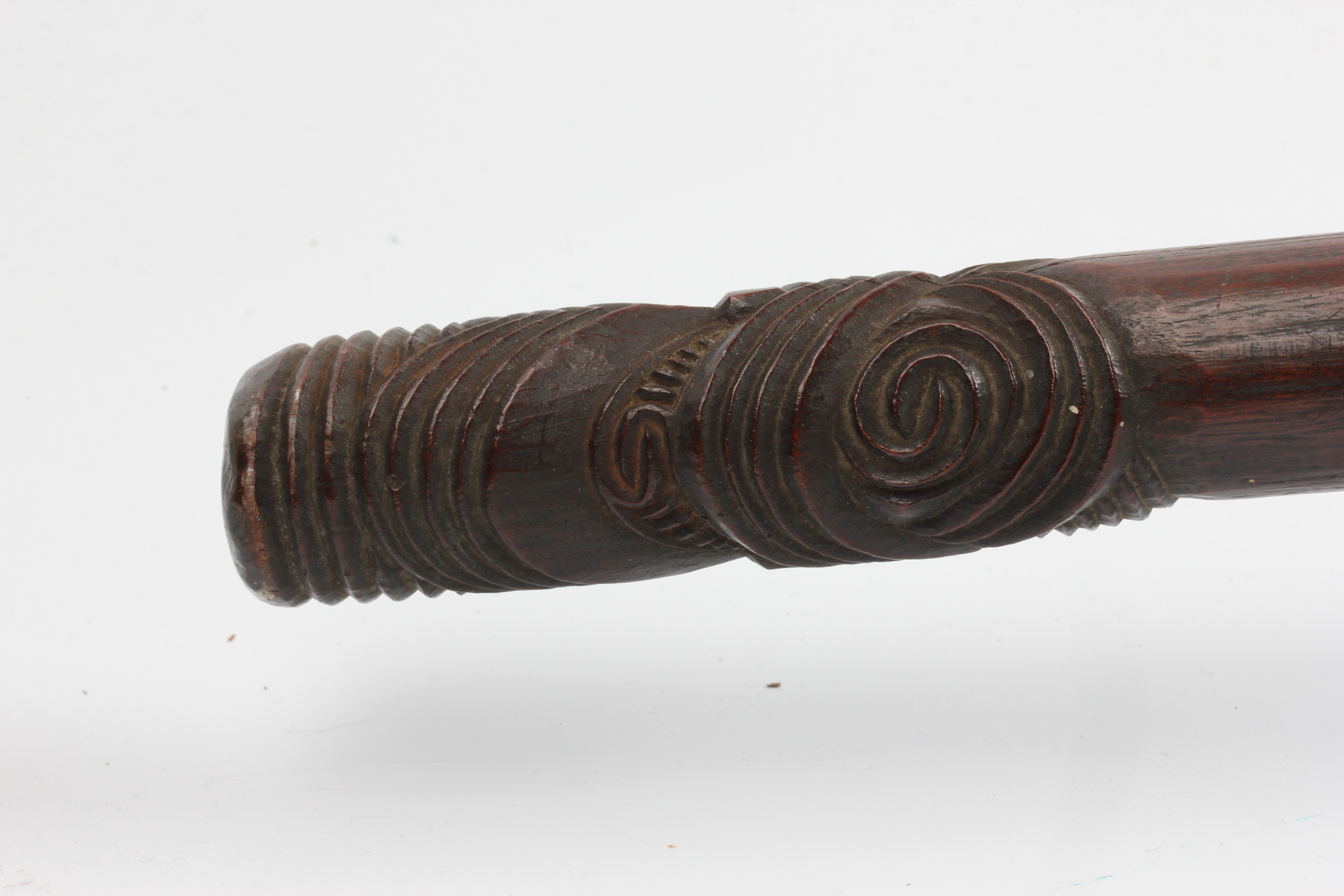 A 19th century Maori war canon steering paddle hoe, with two carved bands on handle shaft and carved - Image 12 of 25