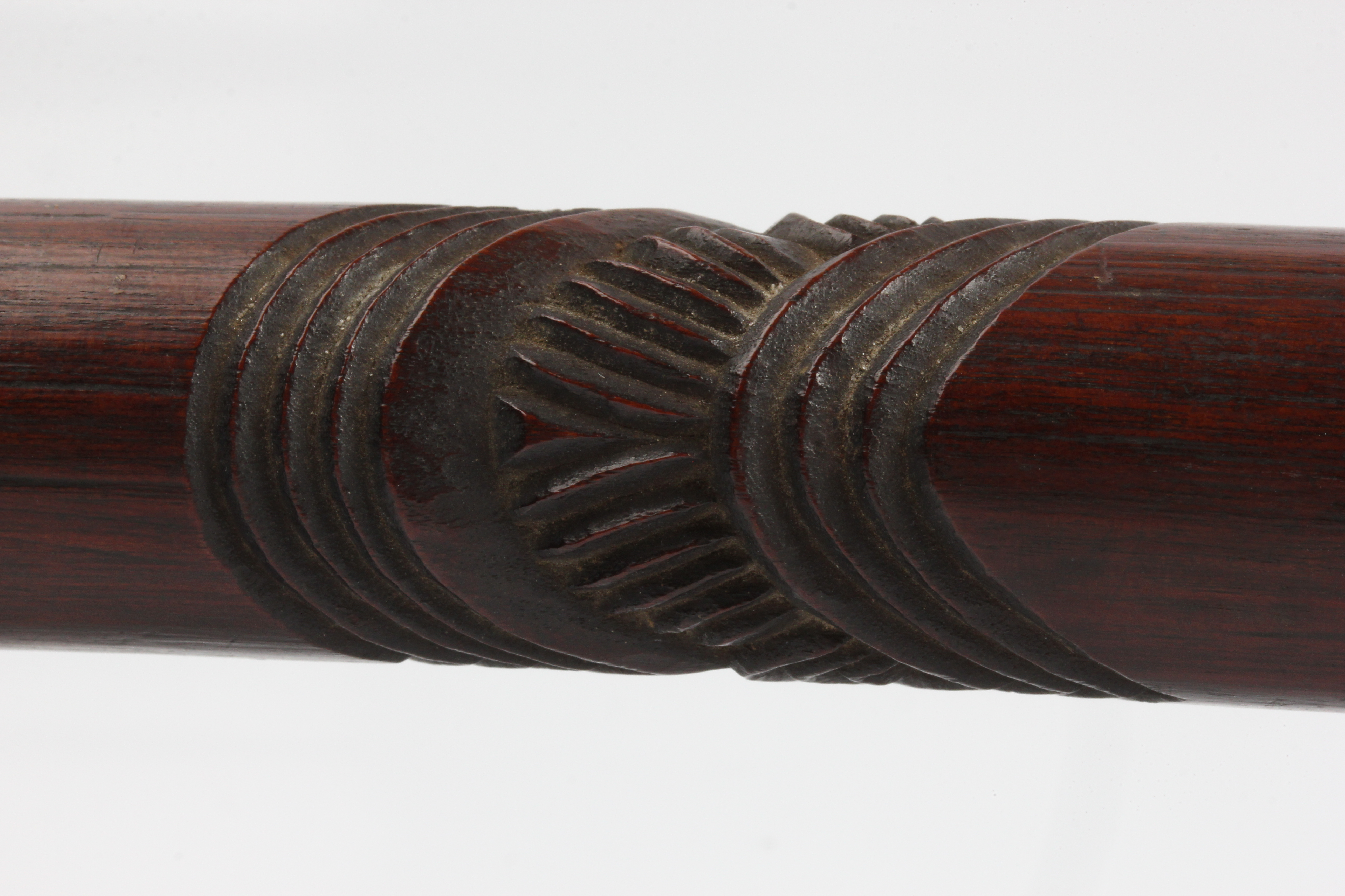 A 19th century Maori war canon steering paddle hoe, with two carved bands on handle shaft and carved - Image 7 of 25