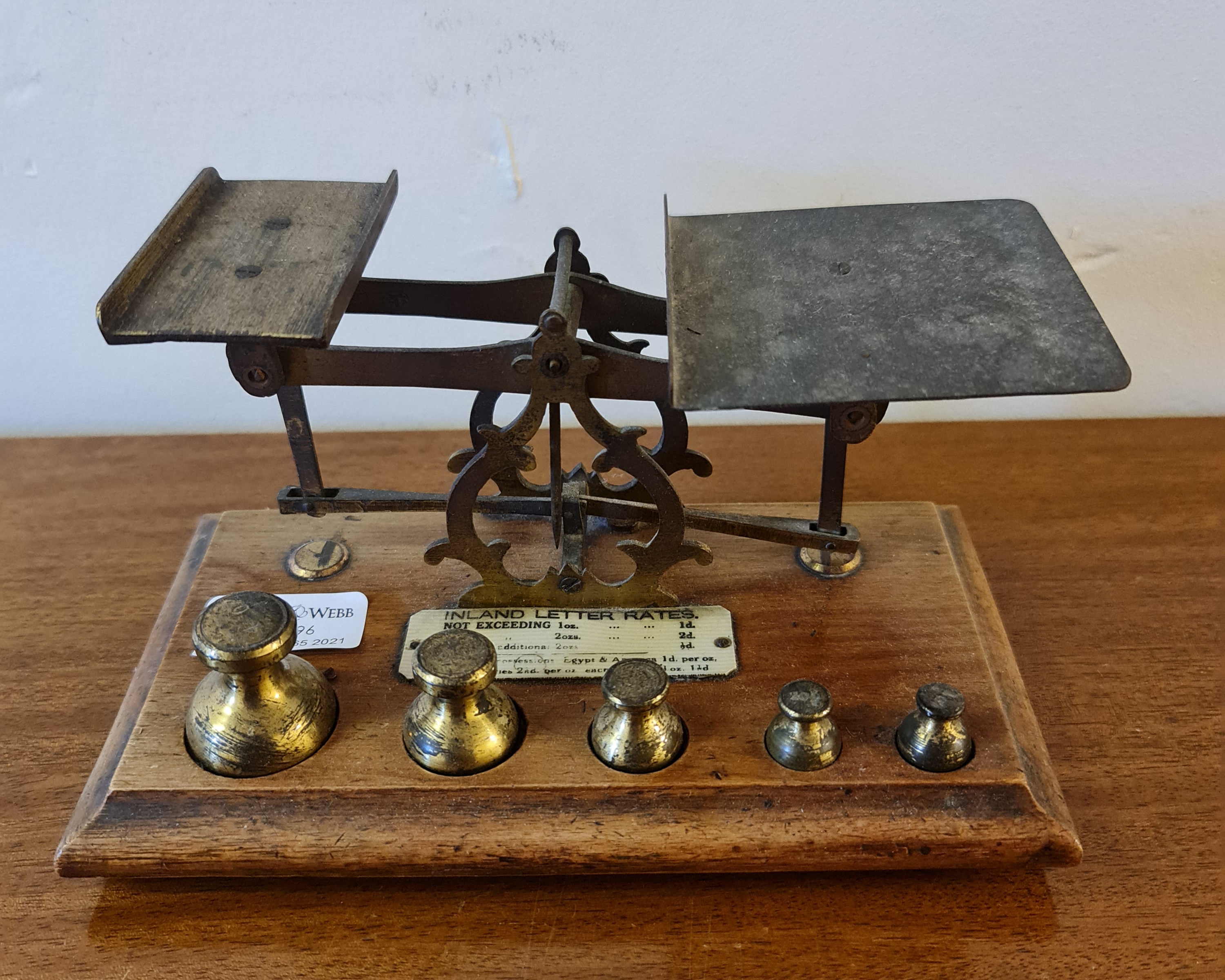 A set of scales with Inland Letter rates label. IMPORTANT: Online viewing and bidding only.