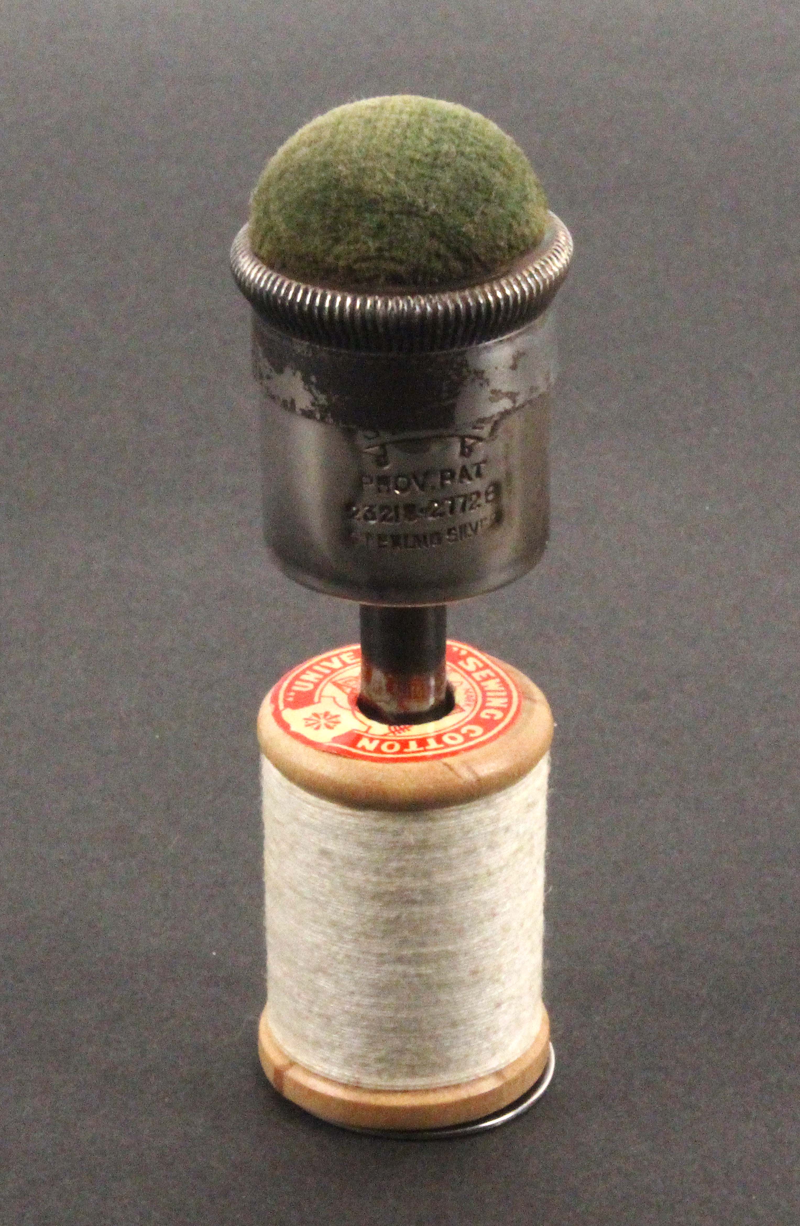 A sterling silver sewing companion, of cylinder form stamped 'Soette/ Made In England/Prov - Image 3 of 3