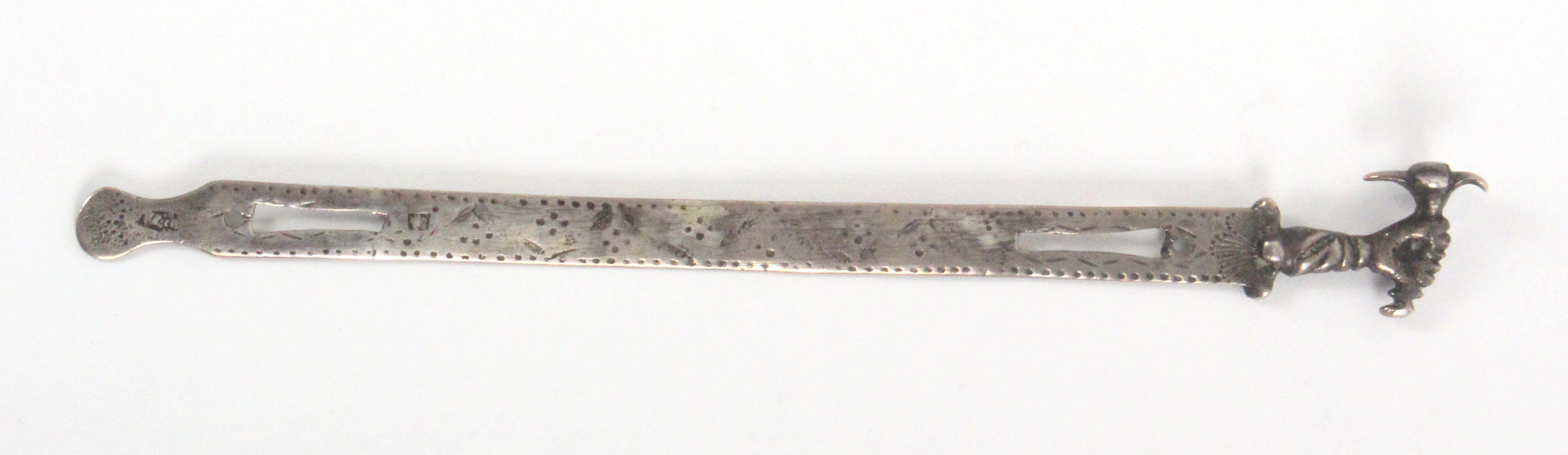 An 18th Century Dutch silver bodkin or ribbon threader, the teardrop end below a slot, the body with - Image 2 of 2
