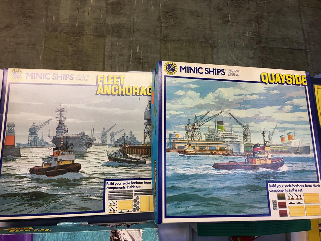 A quantity of boxed Triang Minic items to include; three Quayside sets, two Fleet Anchorage sets and - Image 2 of 3