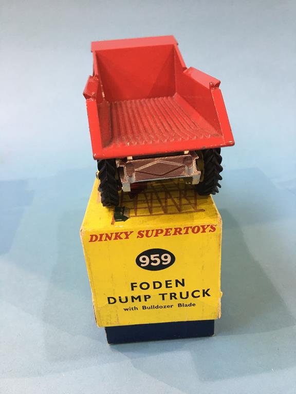 A Dinky 959 Foden dump truck and a 642 pressure refueller, boxed - Image 6 of 6