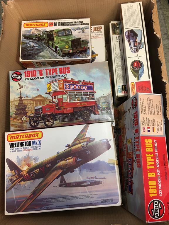 A quantity of model making kits, Matchbox, Airfix etc. - Image 2 of 3