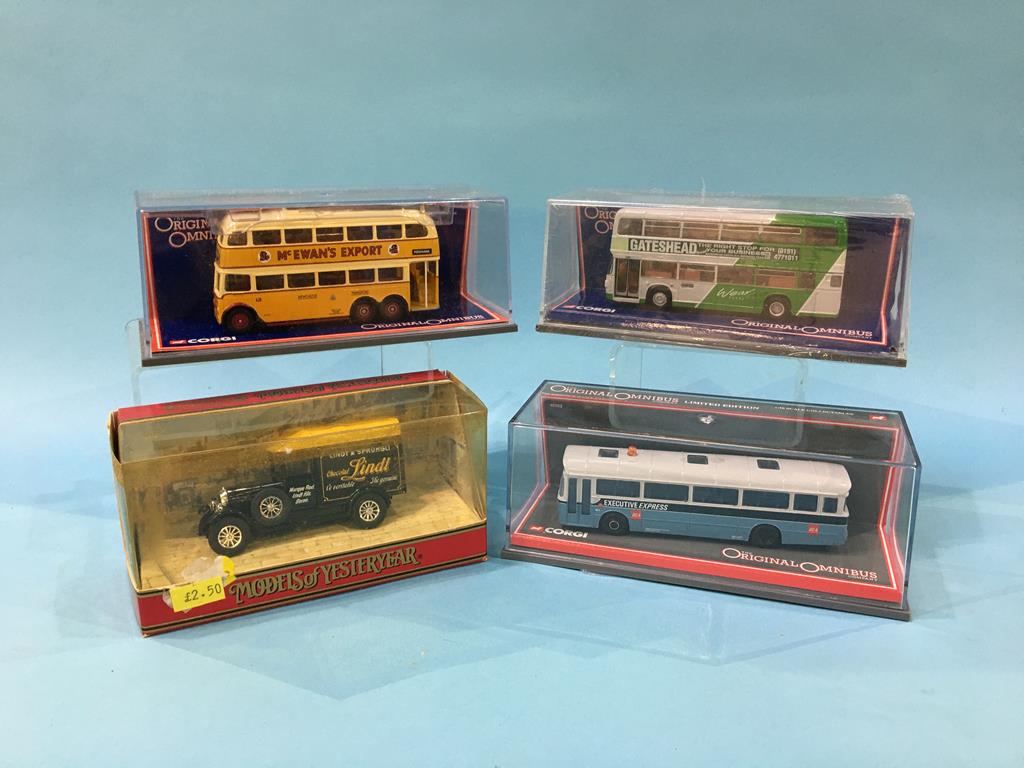 Seventeen Corgi buses, two exclusive First Edition buses and seven Matchbox models of Yesteryear Die - Image 3 of 3