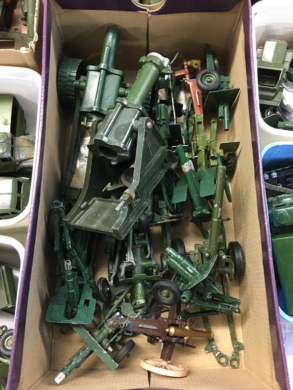 Seven boxes of Die Cast military vehicles and accessories, unboxed - Image 5 of 6