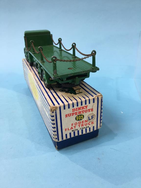 A Dinky 905 Green Foden flat truck, with chains, boxed - Image 4 of 4