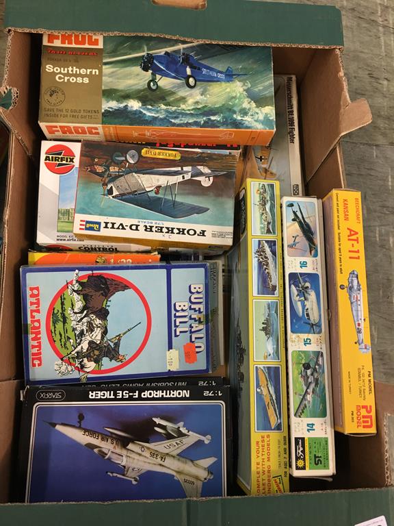 One box of model making kits, including Keel Ware American President Liner, Revell etc., boxed - Image 2 of 3