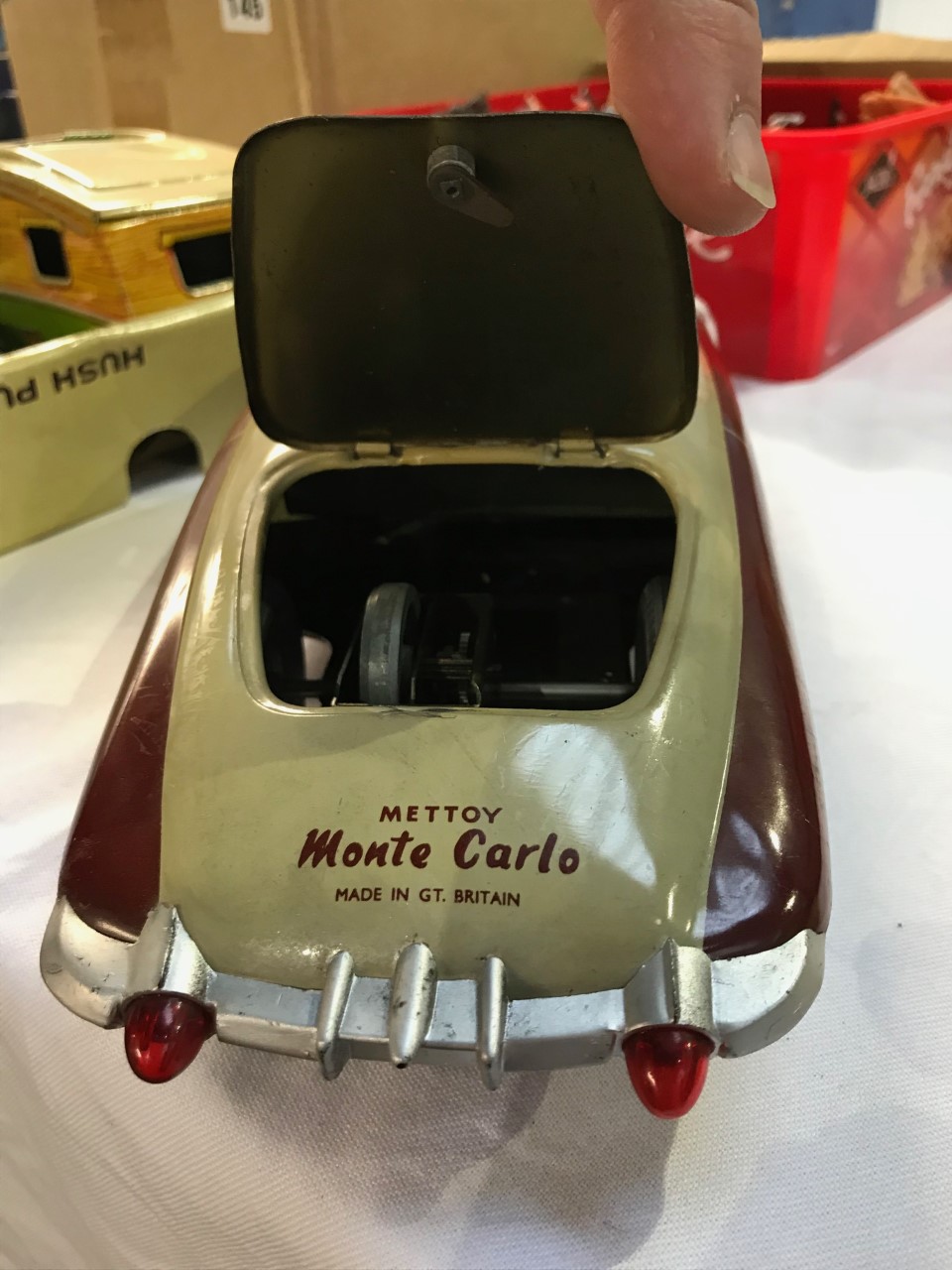 A tin plate Mettoy Monte Carlo sports car, with original detachable plastic roof, 37 cm long - Image 14 of 21