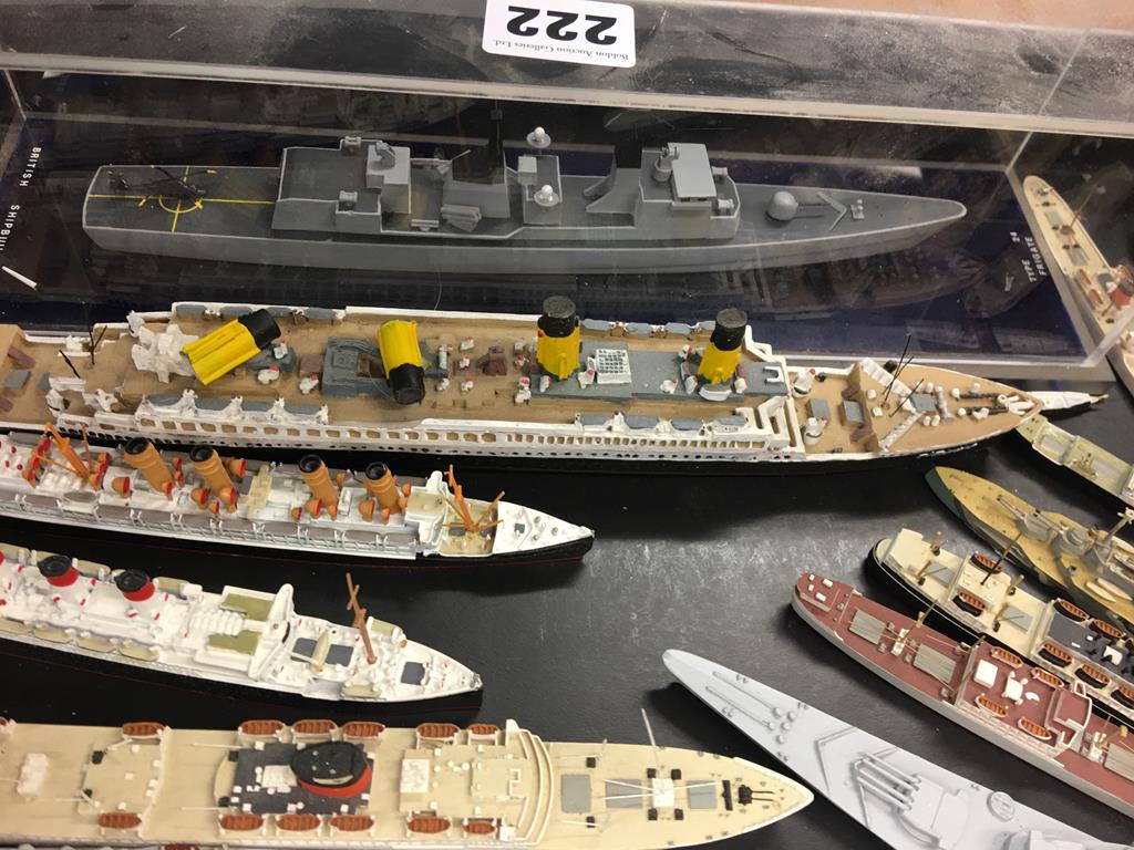 A box of Triang Minic and other Die Cast model ships - Image 4 of 4