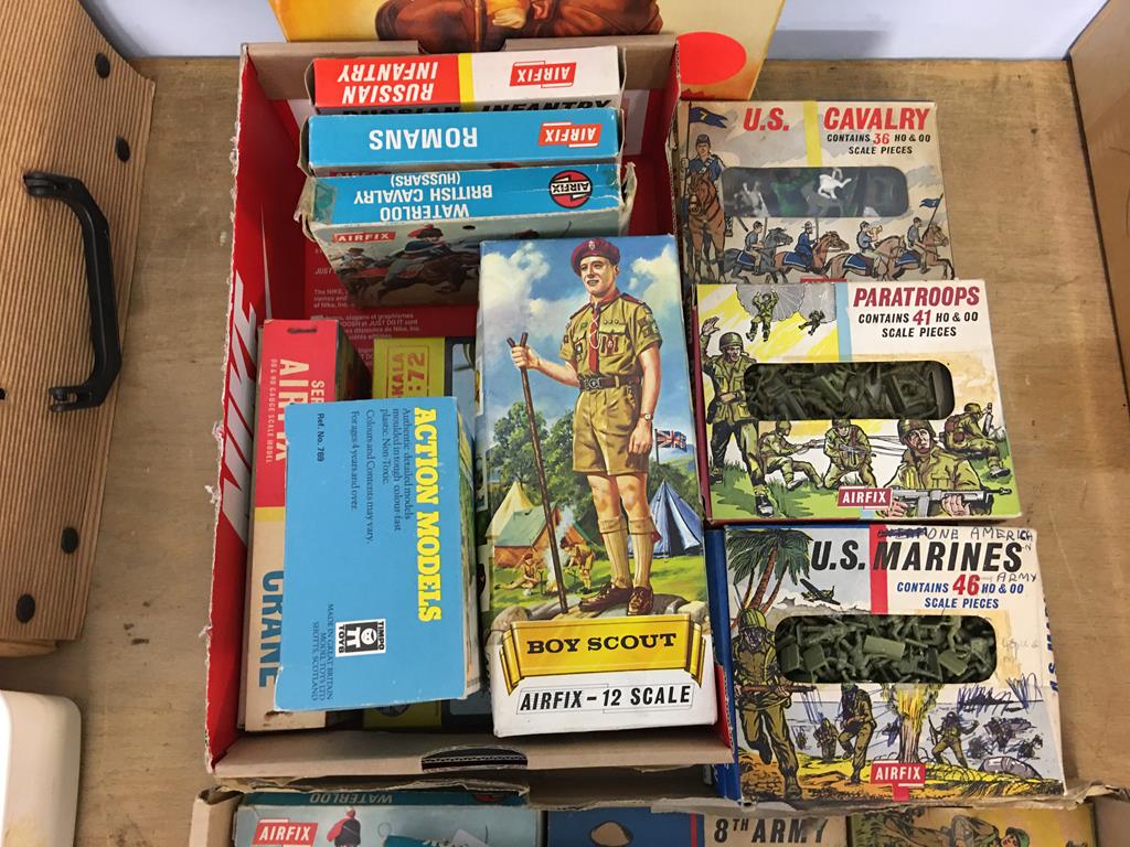 Twenty three sets of Airfix HO and OO scale pieces, various sets, an Airfix Boy Scout, a box of - Image 3 of 4