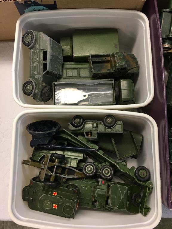 Seven boxes of Die Cast military vehicles and accessories, unboxed - Image 3 of 6