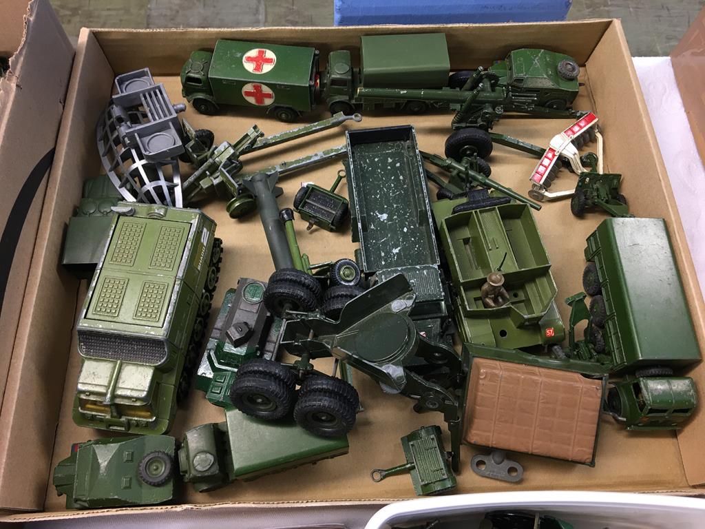Seven boxes of Die Cast military vehicles and accessories, unboxed - Image 6 of 6