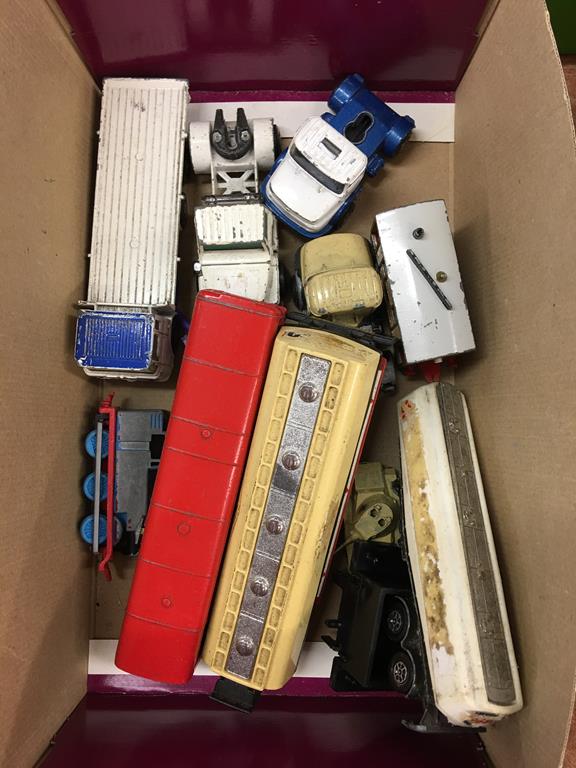 Four trays of loose Die Cast vehicles - Image 2 of 5