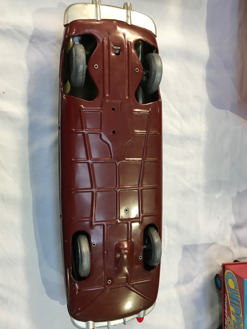 A tin plate Mettoy Monte Carlo sports car, with original detachable plastic roof, 37 cm long - Image 17 of 21