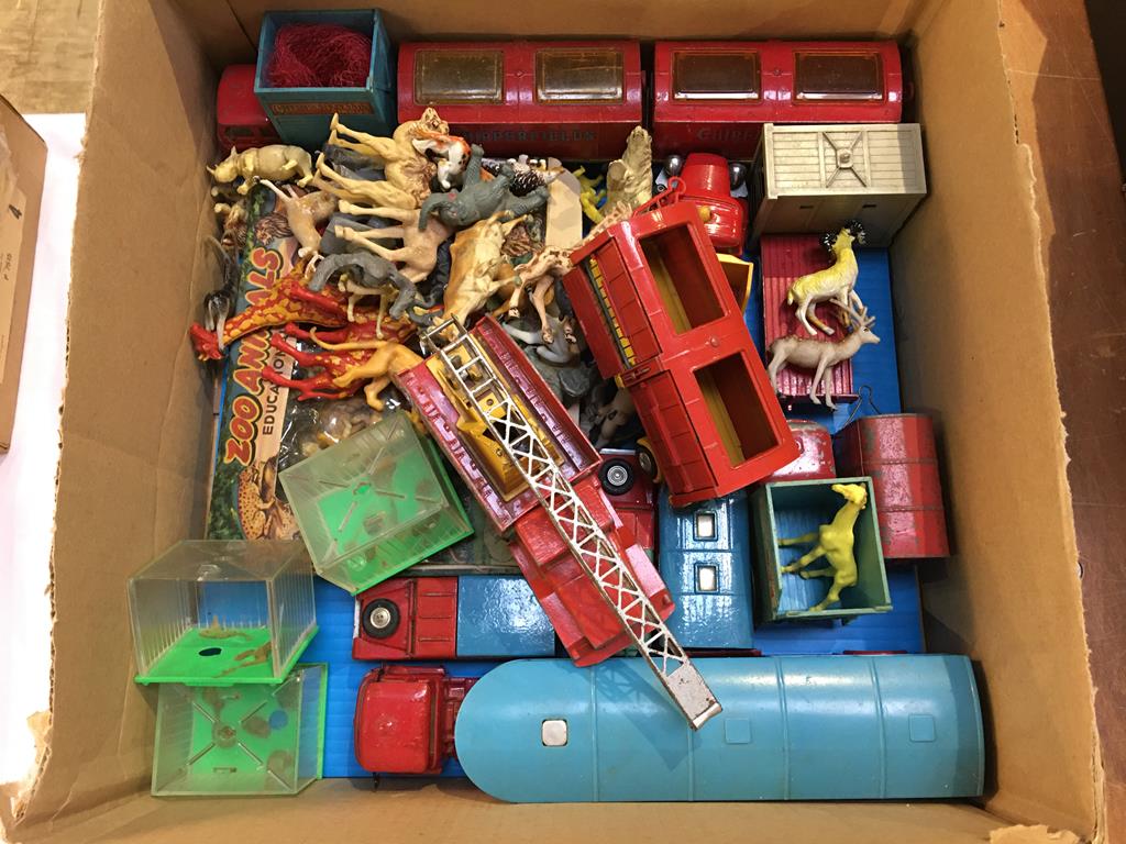 One box of Chipperfield Circus vehicles, trailers and accessories and a box of zoo animals (boxed) - Image 2 of 3