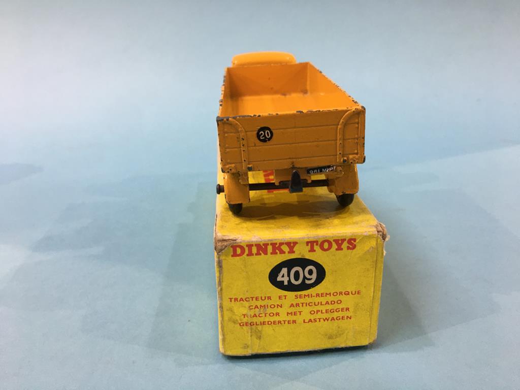 A Dinky 409 Bedford articulated lorry, a 591 Shell Chemical Limited AEC tanker and a 905 Foden - Image 5 of 13