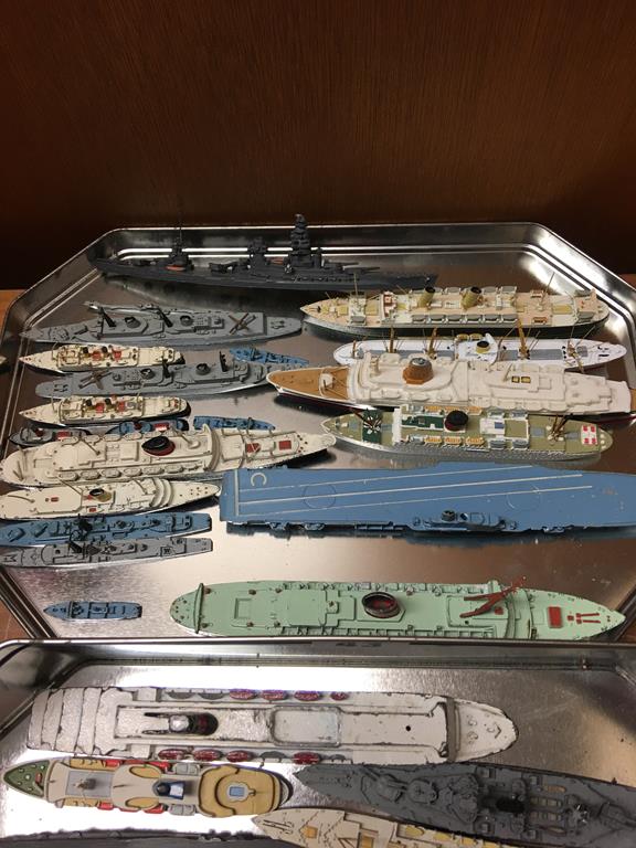 Three trays of Die Cast Triang Minic ships and other makes - Image 4 of 4