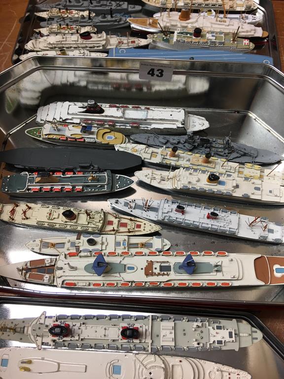 Three trays of Die Cast Triang Minic ships and other makes - Image 3 of 4