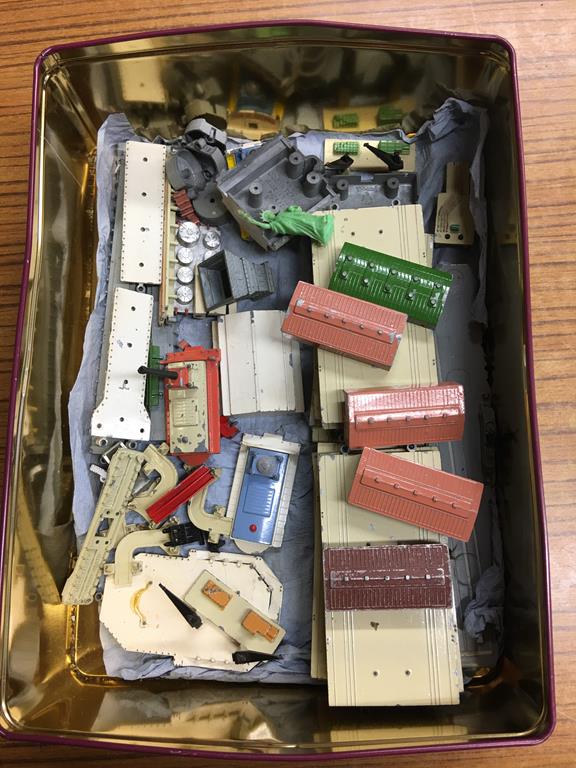 Quantity of Triang Minic Die Cast harbour buildings, cranes, quaysides etc. - Image 2 of 5