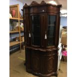 Italian style display cabinet