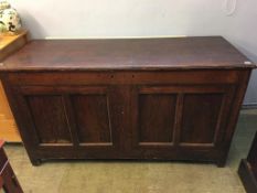 An oak blanket box (with key)