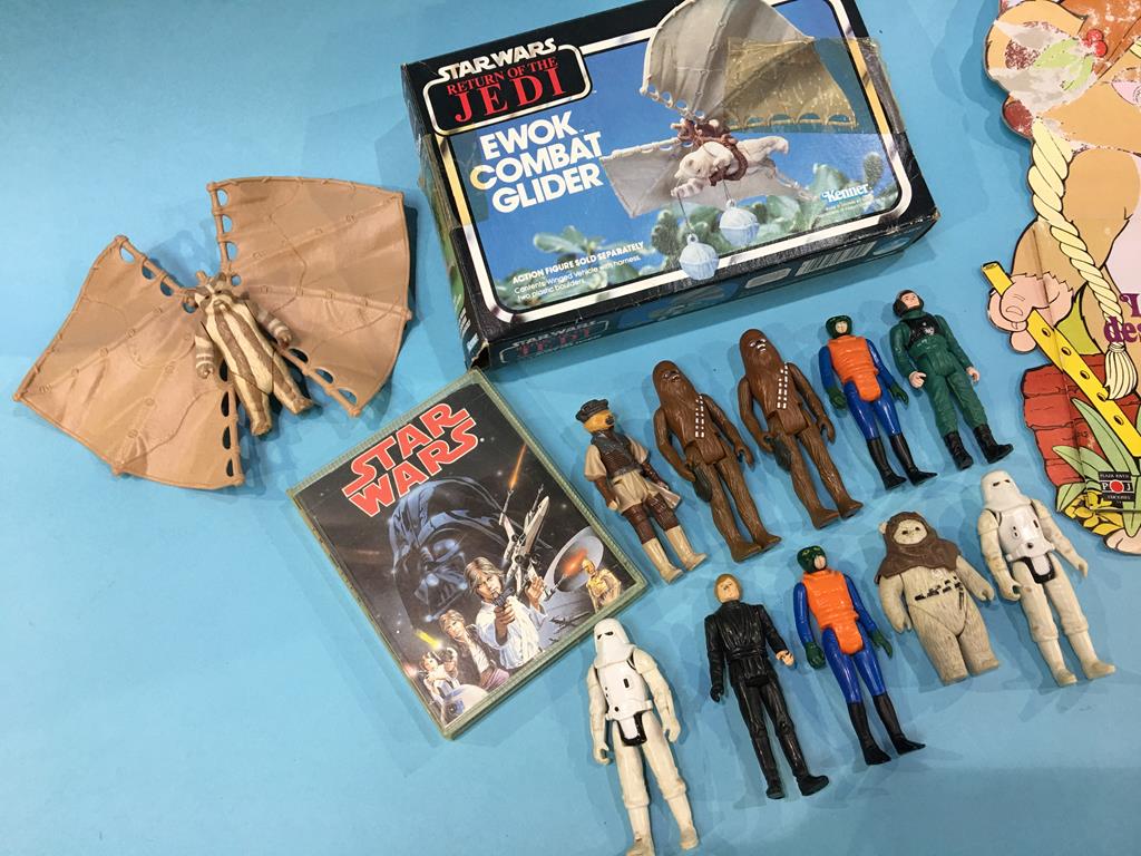 Various loose Star Wars figures, boxed Ewok glider etc. - Image 2 of 4