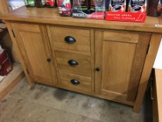 Small oak modern sideboard, 115cm wide