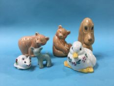 Two Poole pottery bears, a duck, mouse and lamb and a Sylvac dog (6)