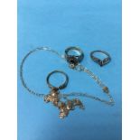 Quantity of 9ct jewellery etc., approx. 5g