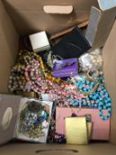 Quantity of costume jewellery