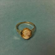 A 9ct gold Cameo ring, size 'M'