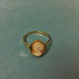 A 9ct gold Cameo ring, size 'M'