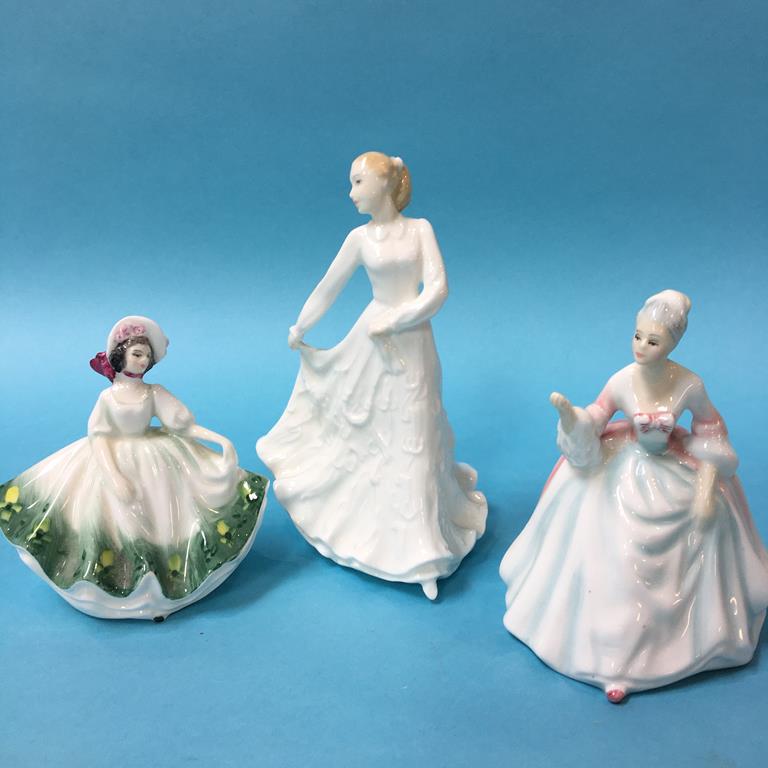 Twenty one small Royal Doulton figures (21) - Image 9 of 11