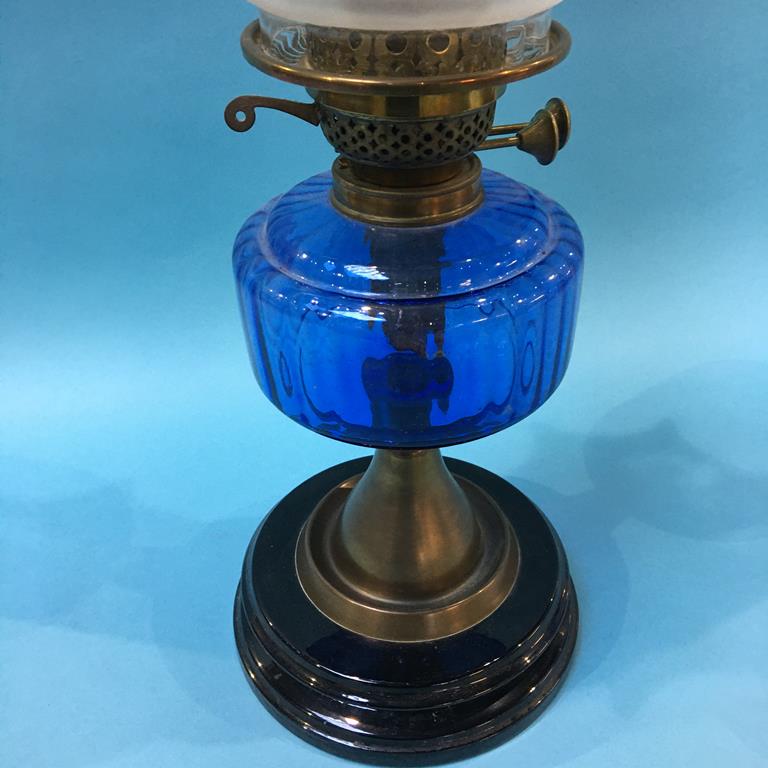 An oil lamp with blue glaze reservoir - Image 4 of 5