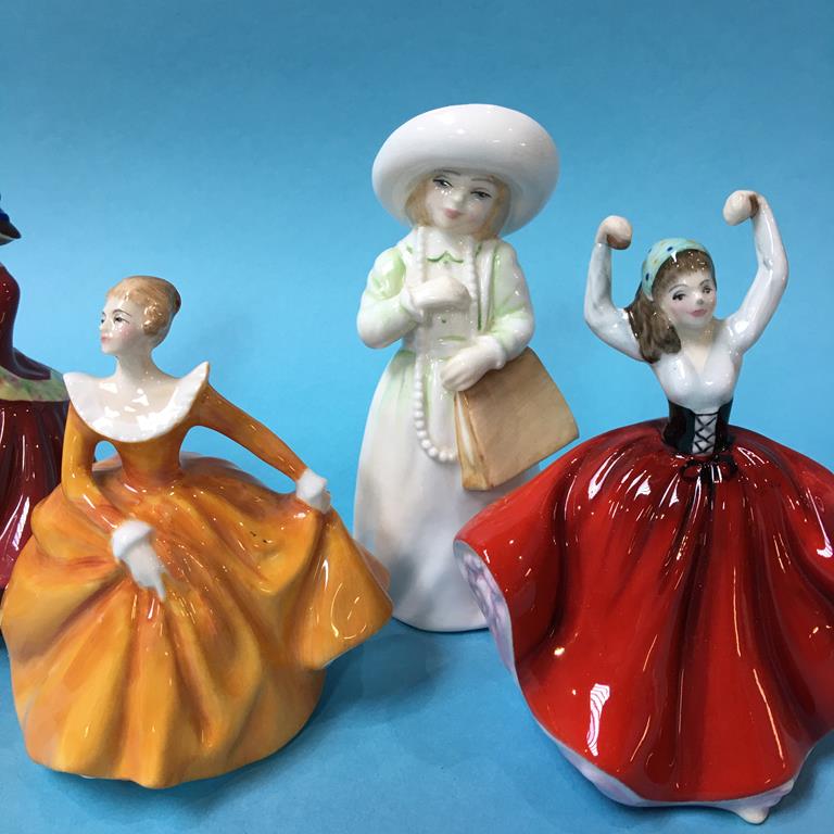 Twenty one small Royal Doulton figures (21) - Image 8 of 11