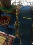 A heavy brass telescopic standard lamp and another brass lamp (2)