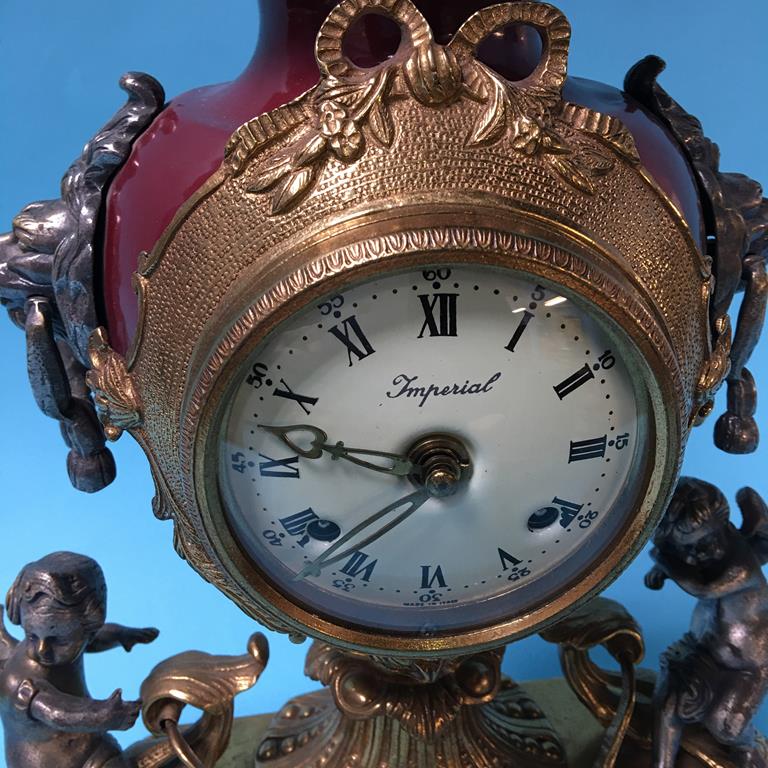 A reproduction brass mounted mantle clock - Image 4 of 5