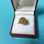 A 9ct gold 'locket' ring, 4g