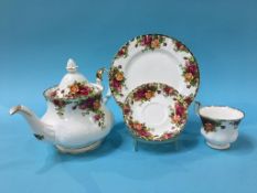A very large quantity of Royal Albert Old Country Roses, to include dinner and tea plates,