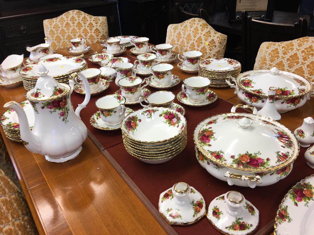 A very large quantity of Royal Albert Old Country Roses, to include dinner and tea plates, - Image 3 of 4