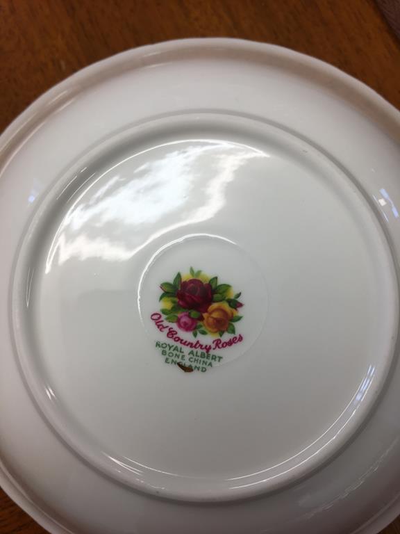 A very large quantity of Royal Albert Old Country Roses, to include dinner and tea plates, - Image 4 of 4