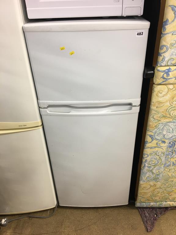 A small fridge freezer