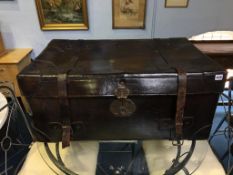 A good quality leather travel trunk, 86cm length